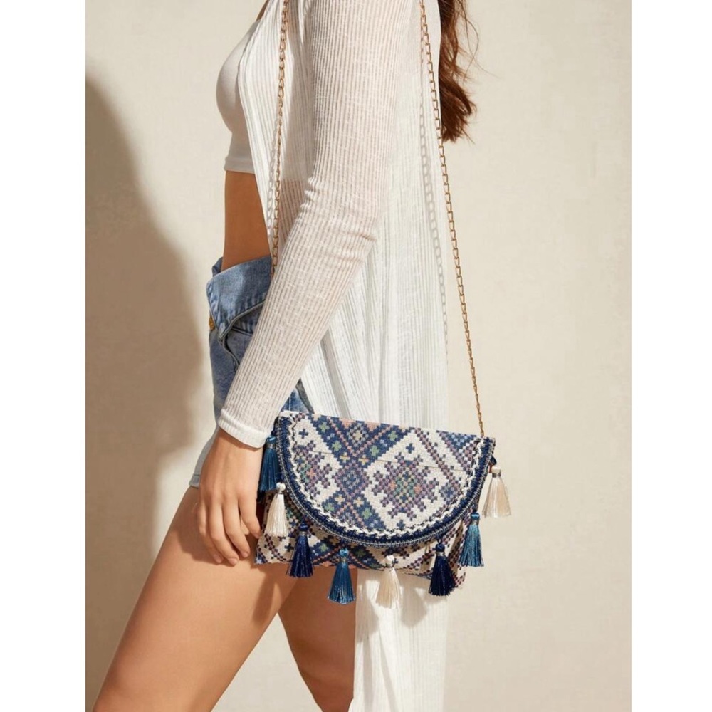 Fringe Decorated Flip Cover Multicolor Woven Bag - Picture 2 of 9